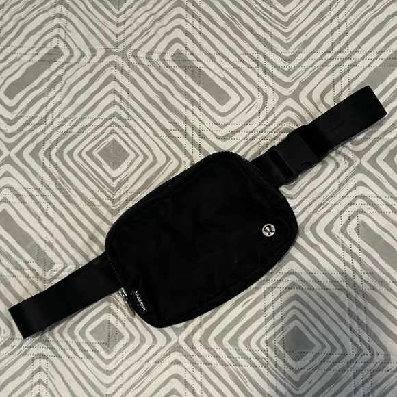 Lululemon bag - Picture 1 of 3